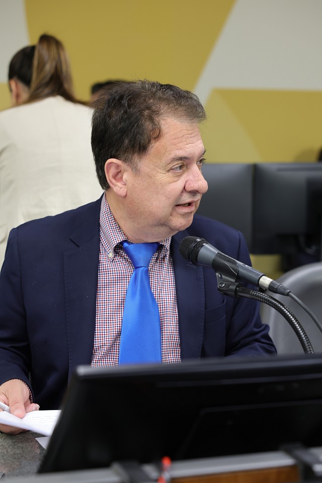 Leonídio Bouças durante atividade parlamentar